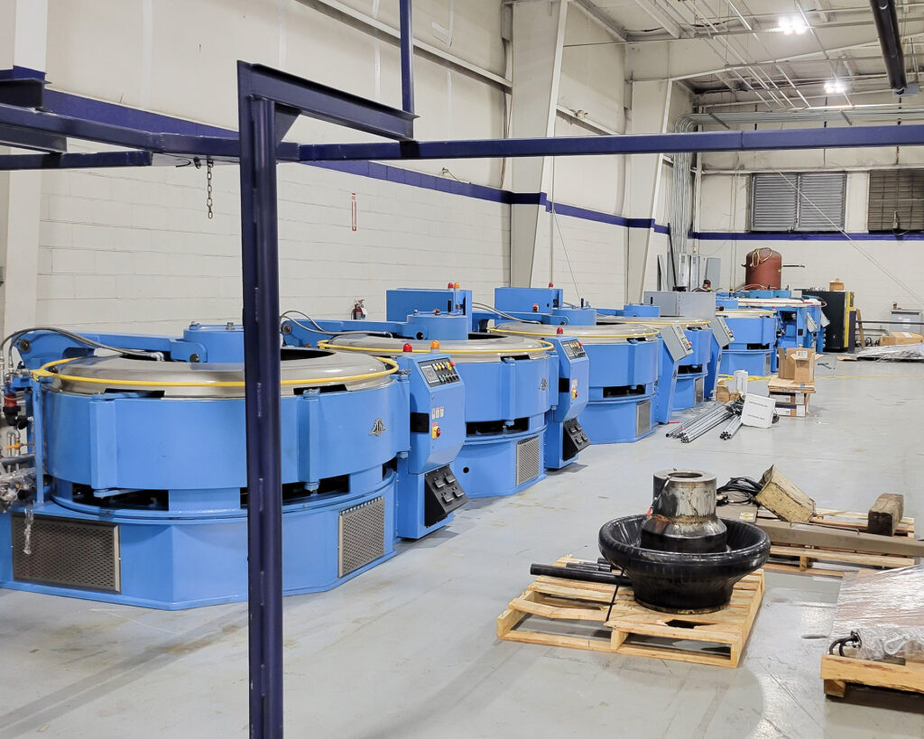 Wonderland Tire installs eight new AcuTread presses at their plant in Lebanon, Tennessee.
